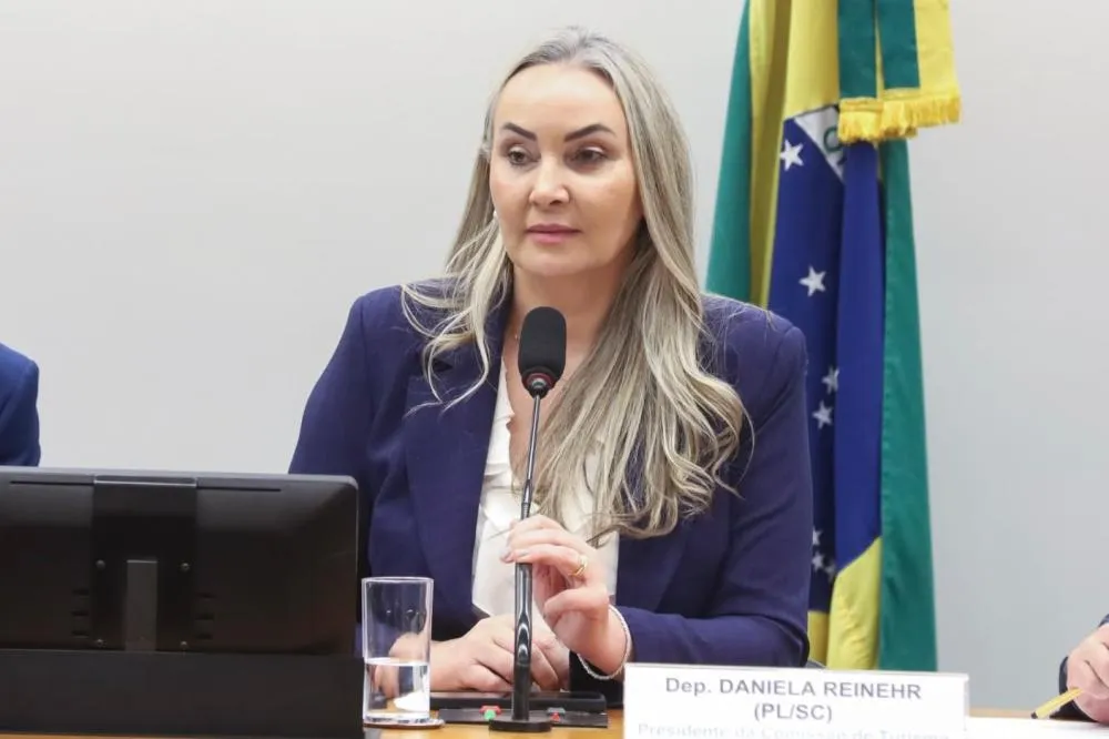 Daniela Reinehr propõe inclusão de terapeutas ocupacionais entre profissionais remunerados com recursos do Fundeb